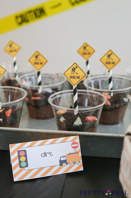 Dig In Pudding Dirt Cups at a construction themed birthday party