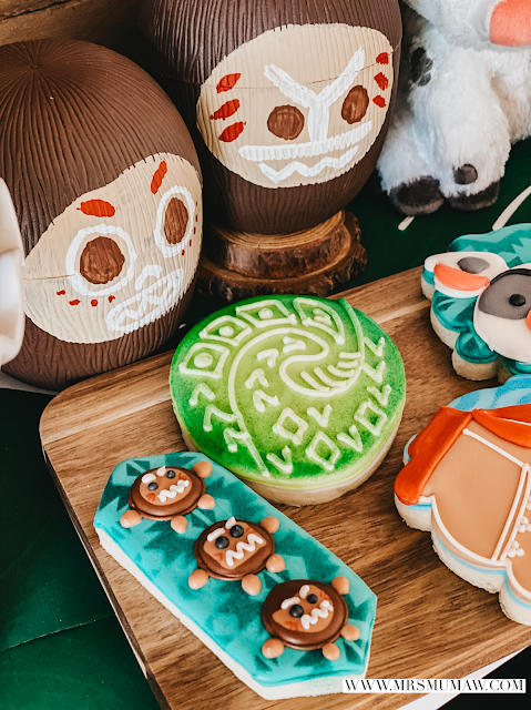 Moana birthday party, moana birthday, moana party ideas, moana cookies