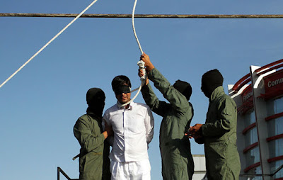 Public execution in Iran (file photo)