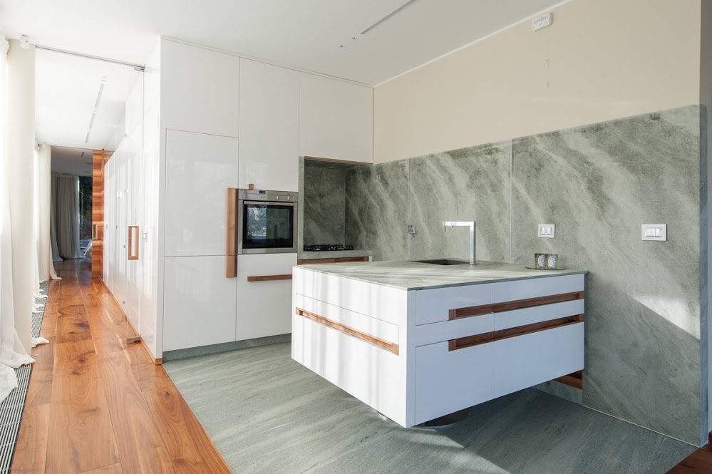 wooden-corridor-marble-kitchen