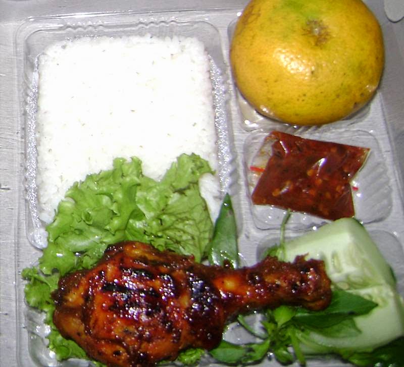 PAKET MENU NASI BOX / NASI KOTAK AYAM BAKAR REMPAH 