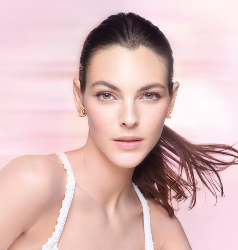 Vittoria Ceretti  for Chanel Delices Pastel De Chanel 2023 makeup collection.