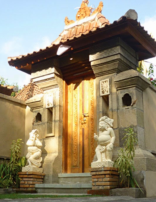 Budaya Bali Angkul angkul atau Gerbang Rumah Adat Bali 