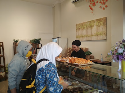 Nikmatnya Donat Kentang dan Roti Vanila di DKA Donat Kentang, Chiffon dan Roti di Banyumanik Semarang