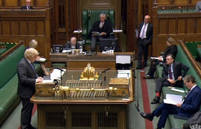 Uma captura de vídeo de imagens transmitidas pela Unidade de Gravação Parlamentar do Parlamento do Reino Unido