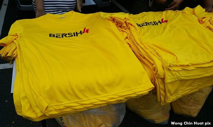 Kerajaan Malaysia haramkan baju BERSIH  4 NEWSHANGAT