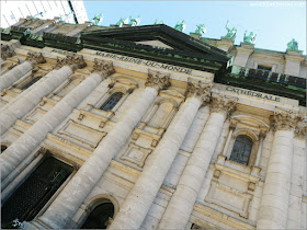 Basílica-Catedral Marie-Reine-du-Monde: Fachada y Esculturas