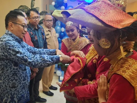 Komit Optimalkan Konten Budaya Sumbar, Gubernur: TVRI Penjaga Keseimbangan