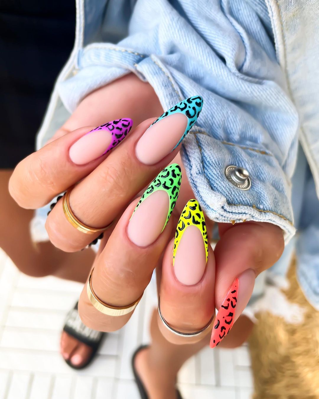 Most gorgeous, innovative, and trendy Halloween nail art ideas for 2022.