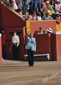 Fernando Álvarez saludo tercio arena plaza toros acho 2008 delegado callejon