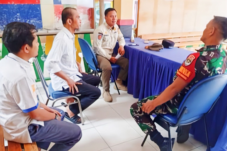 Babinsa Kelurahan Tanah Sereal Gelar Komsos, Ajak Warga Waspada Cuaca Ekstrem dan Jaga Kesehatan