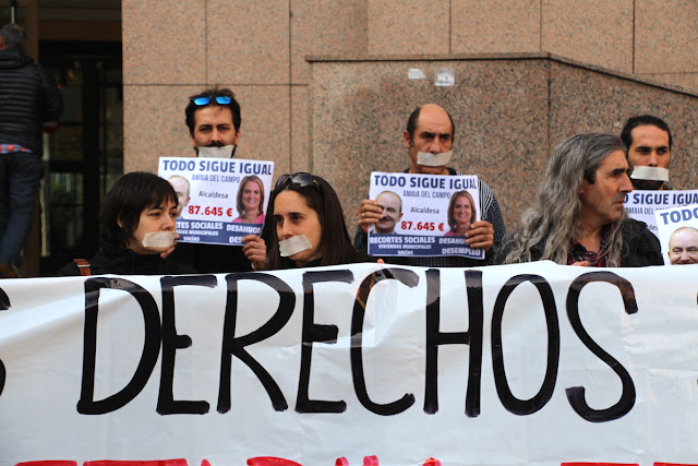 Protesta de Berri-Otxoak ante el palacio de justicia