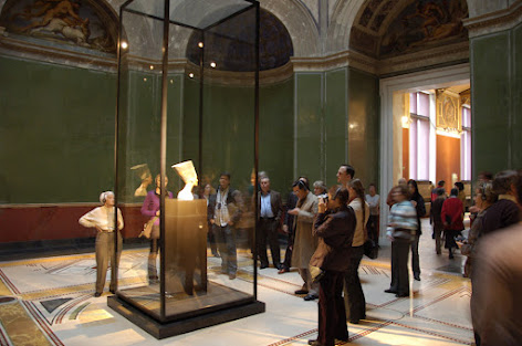 Imagen: Sala de exposición del busto de Nefertiti