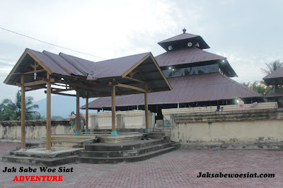 [Foto] Menelusuri Jejak Hindu di Masjid Tuha Indrapuri