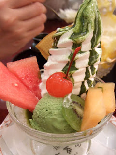 japanese ice cream with green tea sauce and fruit