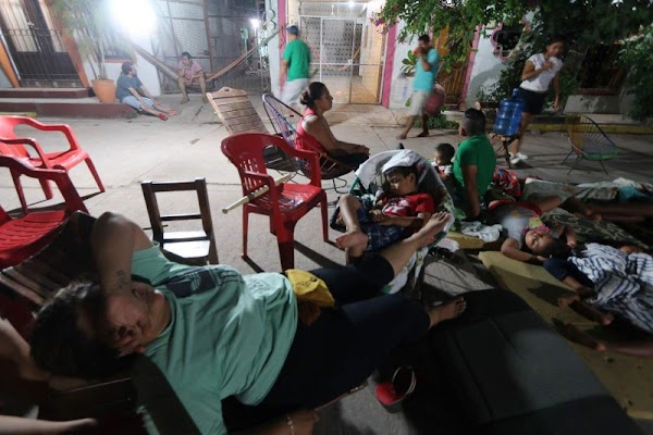 Venden garrafones de agua en más de 100 pesos en Juchitán.