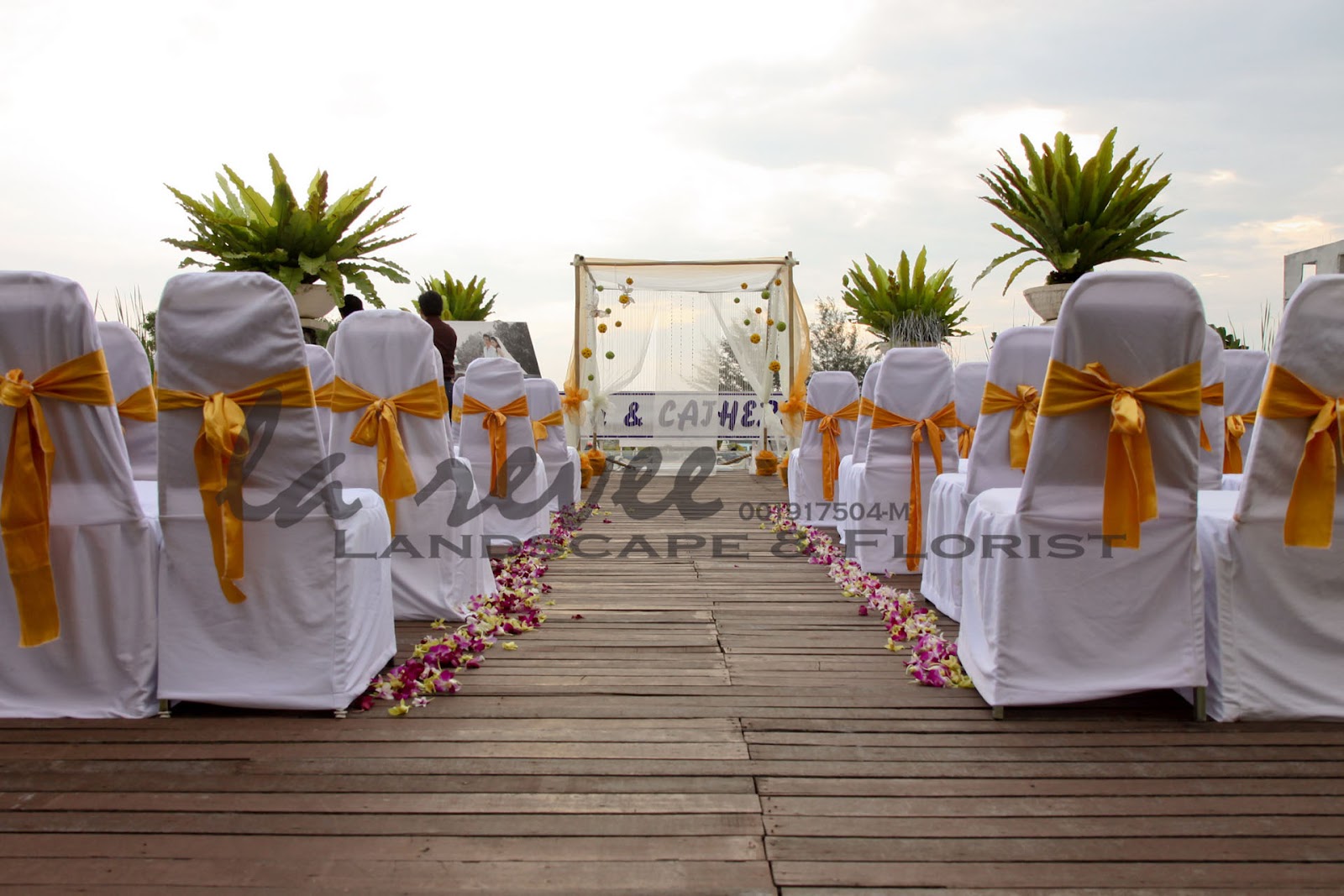 Pool Wedding Decorations