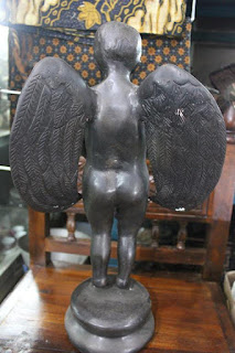 Patung Angel Bersayap