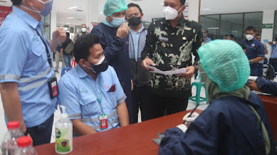 Ribuan Karyawan Tjiwi Kimia Jalani Vaksinasi Gotong Royong