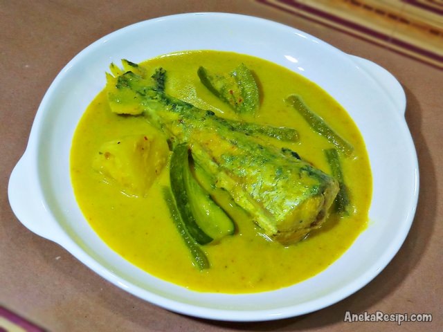 Gulai Kuning Ikan Tenggiri Kelantan