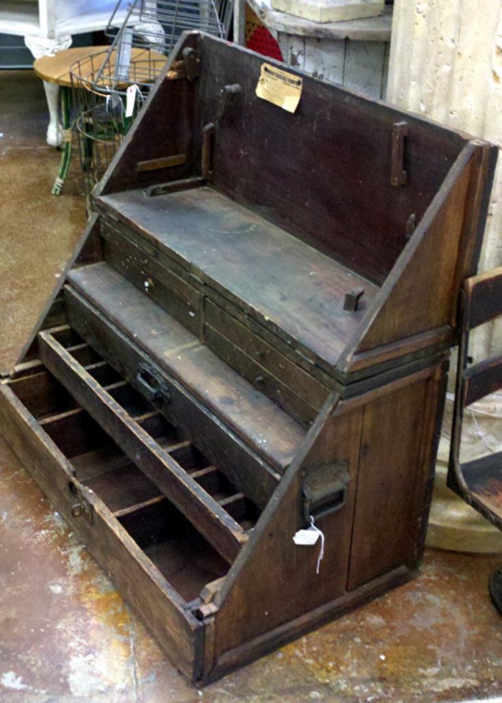 Dan's Shop: Cool Old Tool Chest