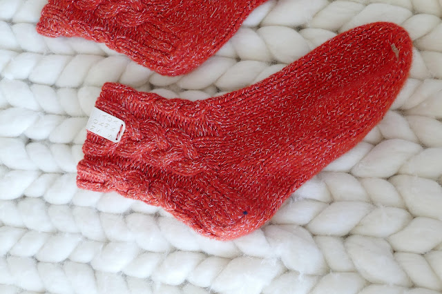 Moska Knitwear Review, Moska Knitwear etsy, cashmere socks brands, uk cashmere socks, cheap cashmere socks uk, best socks for winter, best cashmere sock brands, best bed socks