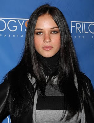 Most Popular Celebrity Alexis Knapp: Biography, latest photoshoot, filmography and early life of Alexis Knapp
