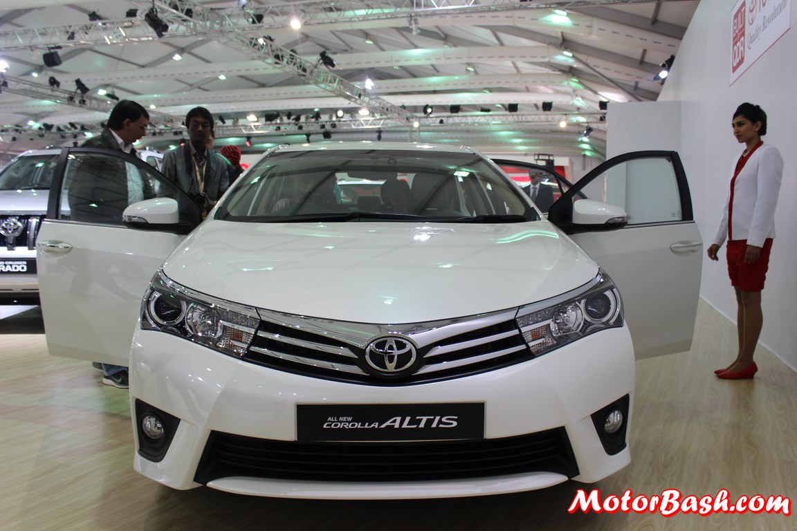 Foto Mobil Sedan Toyota Altis Terbaru Dan Terkeren Modifikasi