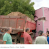 Caminhão desgovernado invade salão de beleza em Caicó