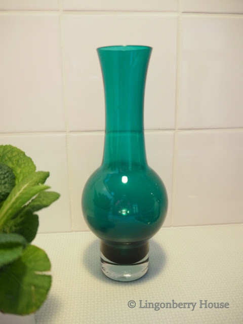 lingonberryhouse, glass vase
