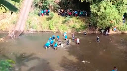 Jembatan Gantung Ambruk di Probolinggo Pajarakan Ternyata Siswa Memperingati Hari Olahraga Nasional 