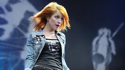 hayley williams twitter picture. hayley williams twitter pic