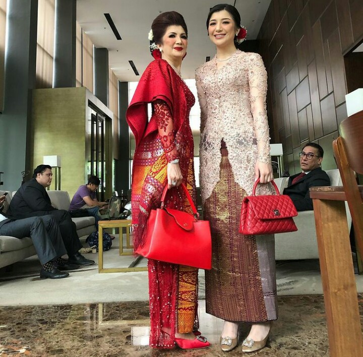 Model Kebaya  Modern  Dan Gamis Brokat Spesial Tahun 2022  