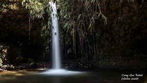 Mengunjungi Wana Wisata Capolaga: Curug Goa Gajah, Curug Sawer dan Curug Karempong