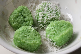 Azie Kitchen: Kuih Lopes Buat Hidangan Petang