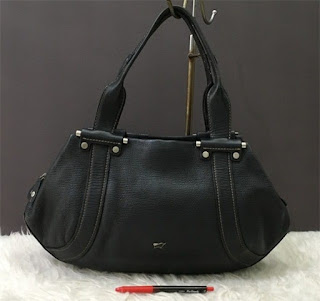 Jual tas second bekas original asli sling selempang pria wanita branded prada shoulder bag jojobag wishopp gucci monogram sling bag selempang sepatu hak heels wanita lv louis vuitton aigner leather tote jacquard gucci tote monogram silver guccissima tods moccassins flat shoes peep toe flat shoes made in italy longchamp cuir coach black tassel furla violet clutch braun buffel red saffiano zip around purse porter sling bag rabeanco tote picard wallet purse modele depose zip tote bonia sling bag clutch hand bag tas tangan flat shoes sendal sandals dompet chanel