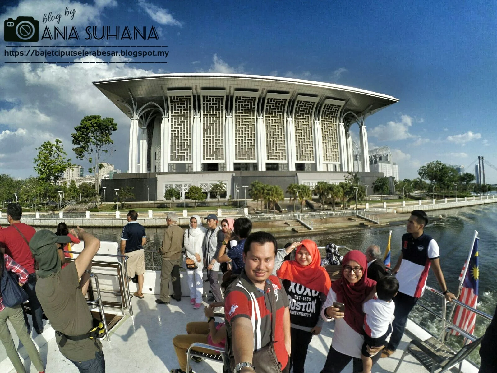 Tempat Menarik di Putrajaya : Cruise Tasik Putrajaya 