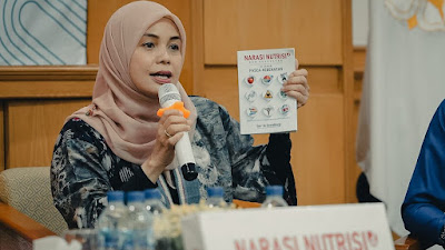 Biodata Singkat Siti Atiqoh Supriyanti Istri Ganjar Pranowo Kelahiran Purbalingga