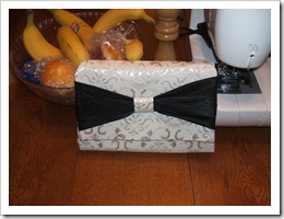 Fresh fruit and clutch
