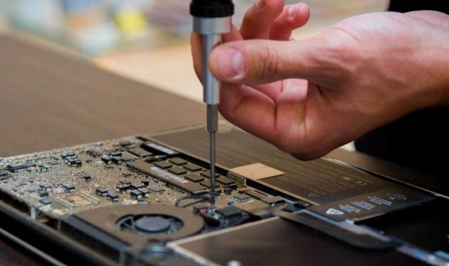 Service Laptop Gresik: Solusi Terbaik untuk Masalah Perangkat Elektronik Anda