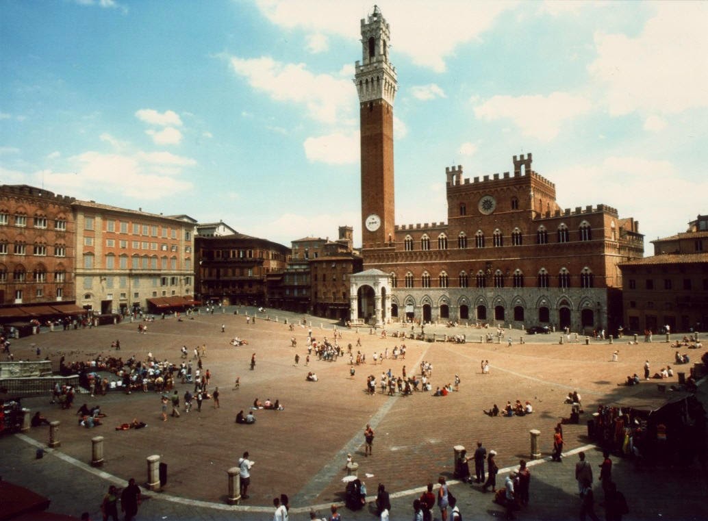 Piazza del Campo sự hoàn hảo của kiến trúc