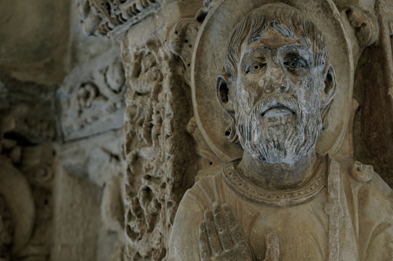 サン・トロフィーム教会の回廊（Le Cloître saint –Trophime）