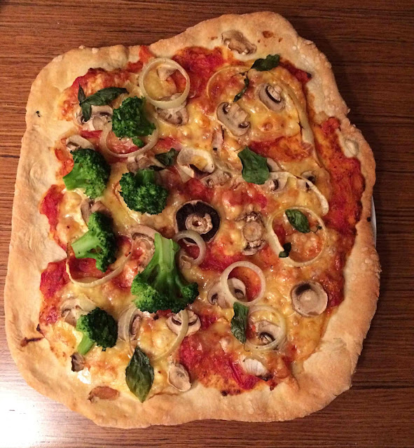 przepis na domową pizzę