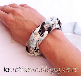 Bracciale con punto tunisino