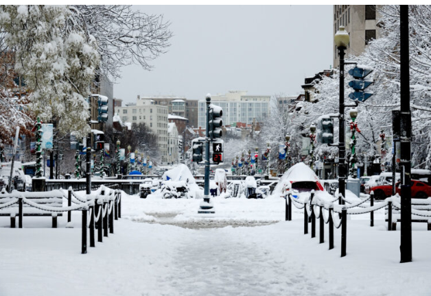 Snow overtaking US capital Washington DC Photo