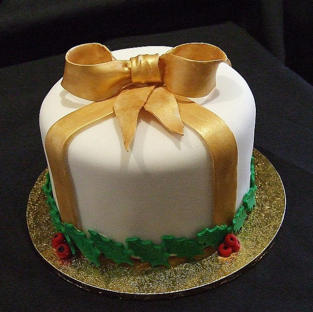 Beauty And The Best   CHRISTMAS CAKES  