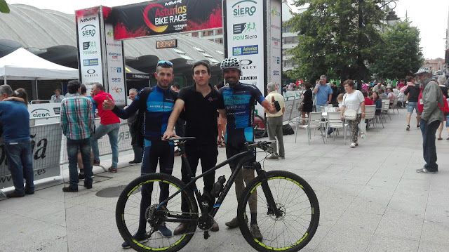 Gran actuacion del Burjakay-Wolfbike con VIctor Manuel Fernandez 1º y Manuel Bletran 4º en la Asturias Bike Race