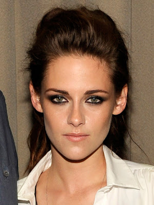 Kristen Stewart  Makeup on Raramente Voce Ve Kristen Stewart Andando No Tapete Vermelho Em Algo