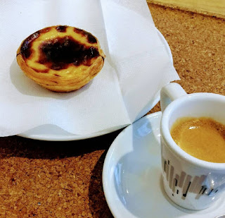 pastel de nata e café