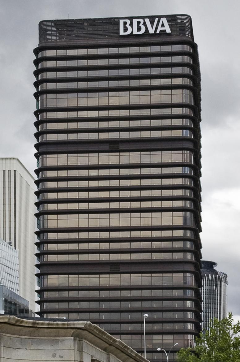 edificio_castellana_81_01